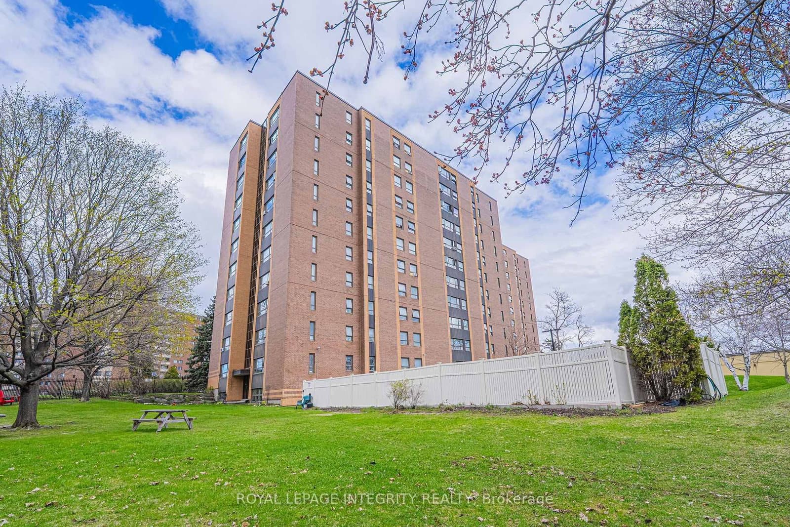 806 - 1356 Meadowlands Drive, Ottawa, ON — photo 3