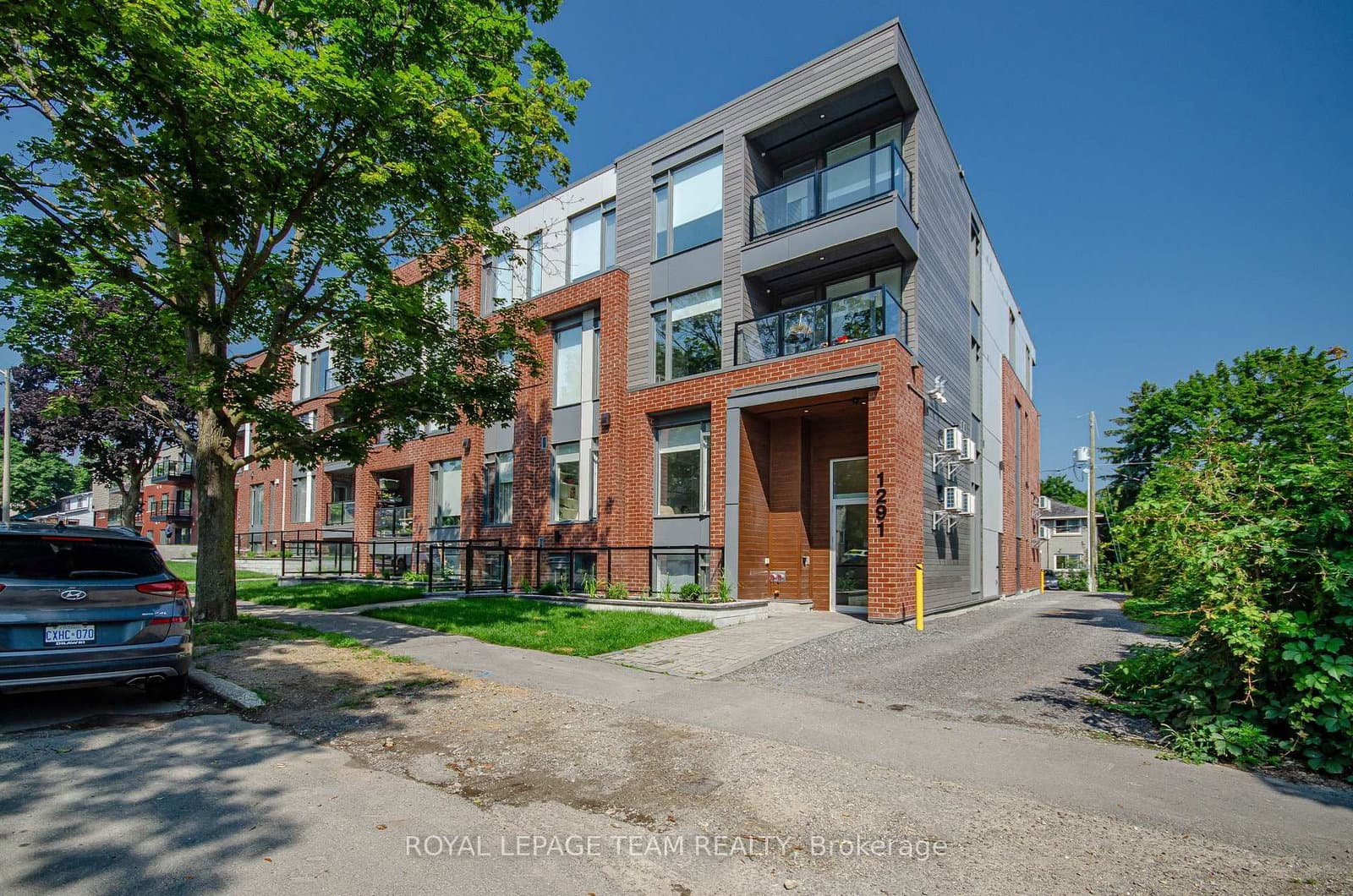 204 - 1291 Summerville Avenue, Ottawa, ON — photo 2