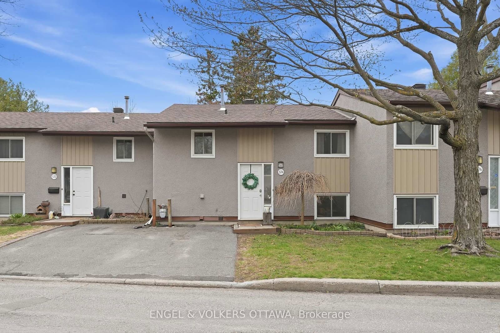 16 - 374 Woodfield Drive, Ottawa, ON
