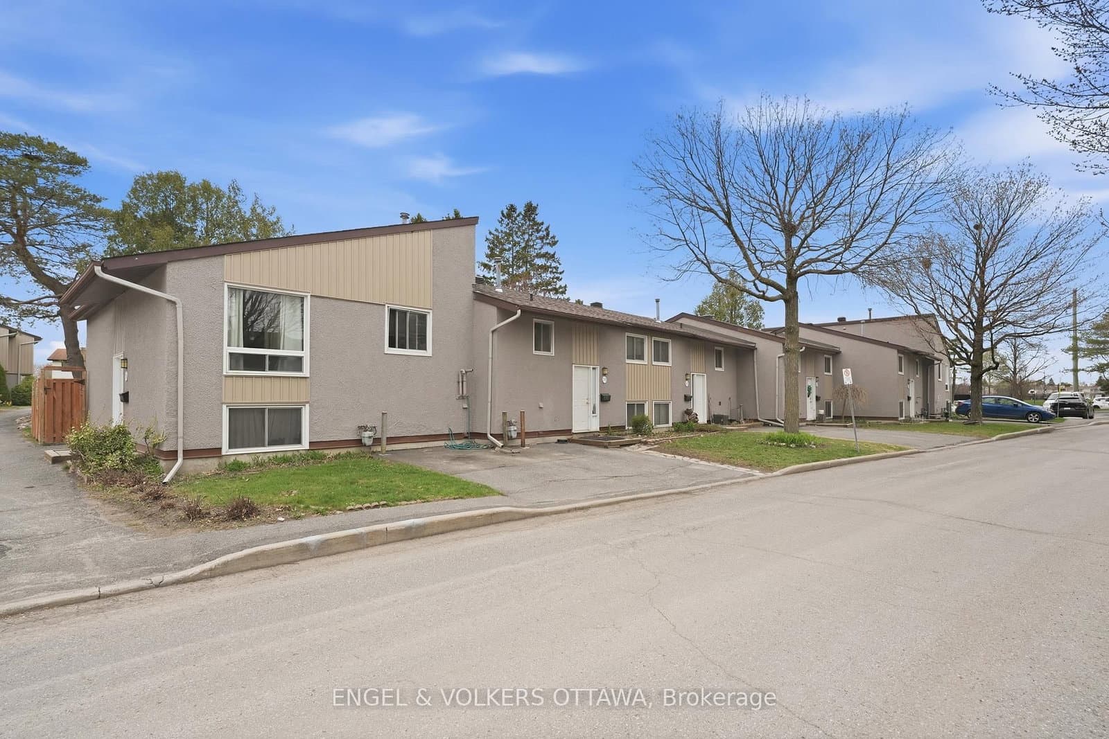 16 - 374 Woodfield Drive, Ottawa, ON — photo 2