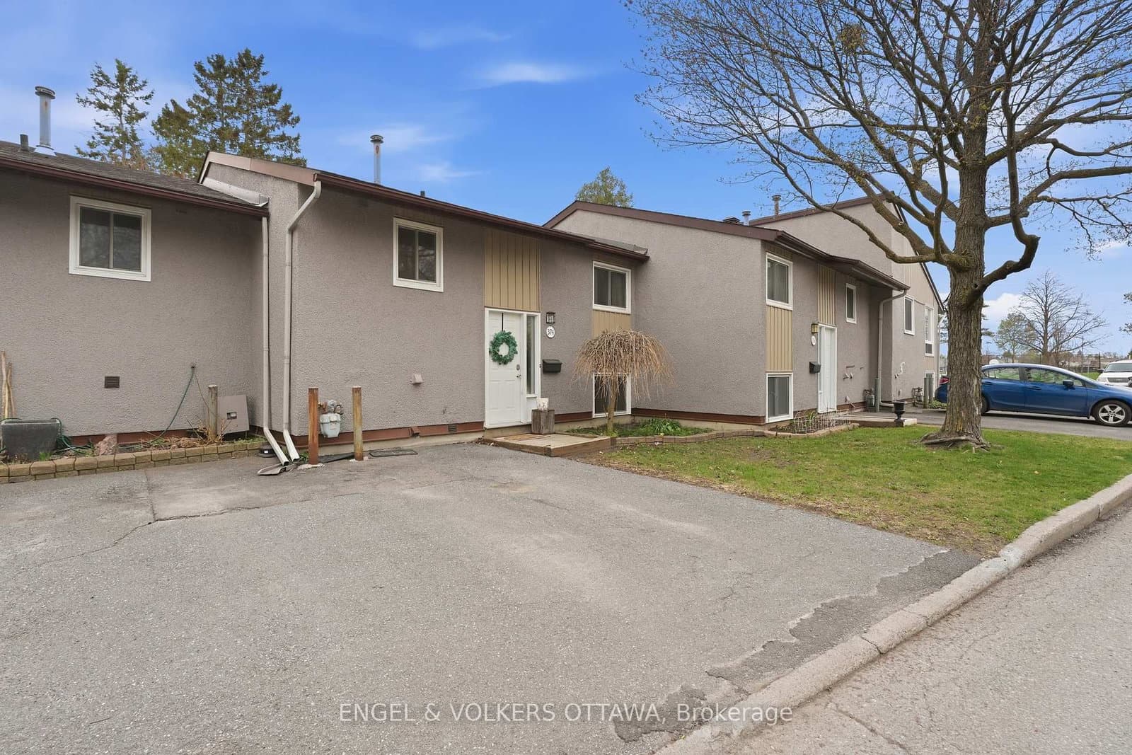 16 - 374 Woodfield Drive, Ottawa, ON — photo 3
