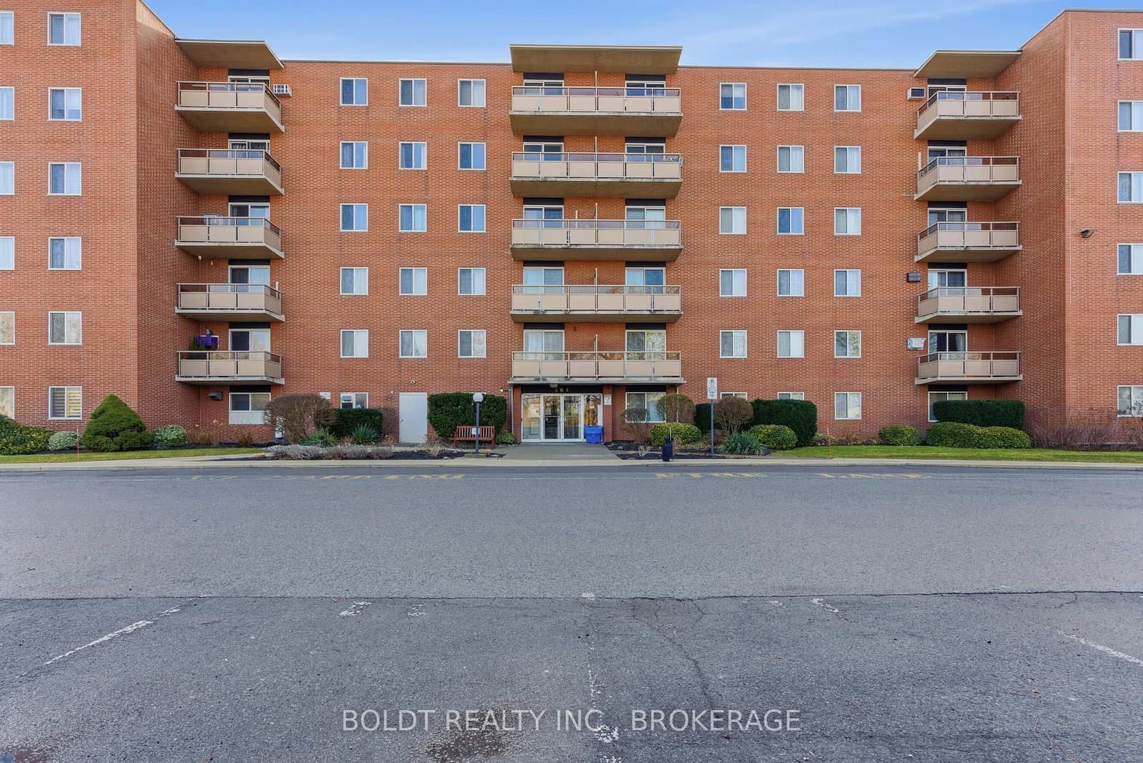 107 - 264 Grantham Avenue, St. Catharines, ON