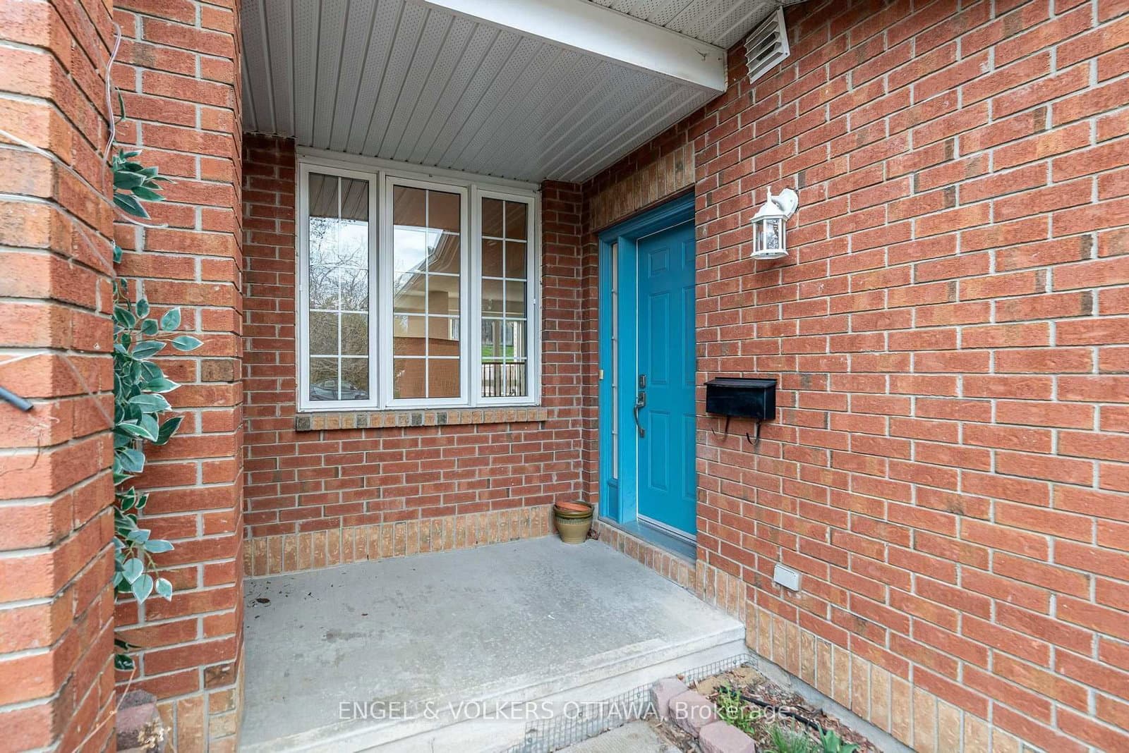 149 Duntroon Circle, Ottawa, ON — photo 2