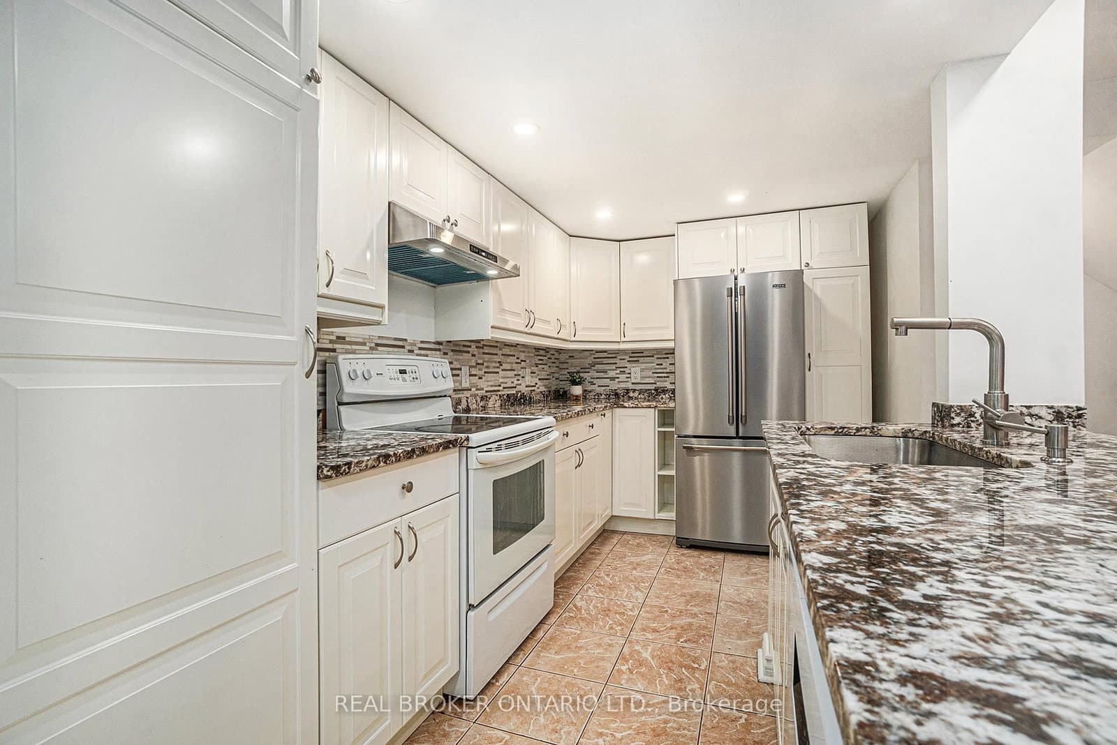 5 - 1204 Shillington Avenue, Ottawa, ON — photo 3
