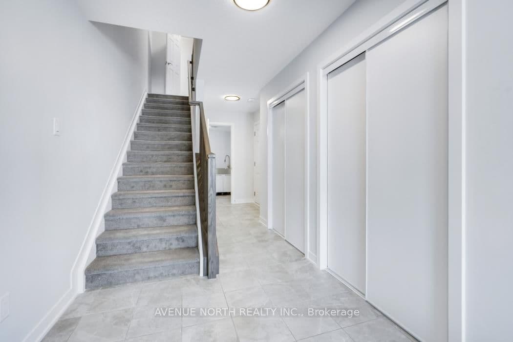 702 Hydrus Private, Ottawa, ON — photo 3
