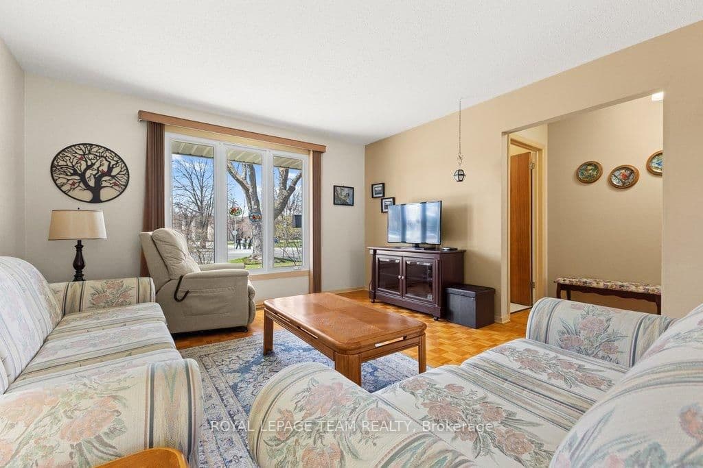 2368 Ogilvie Road, Ottawa, ON — photo 3