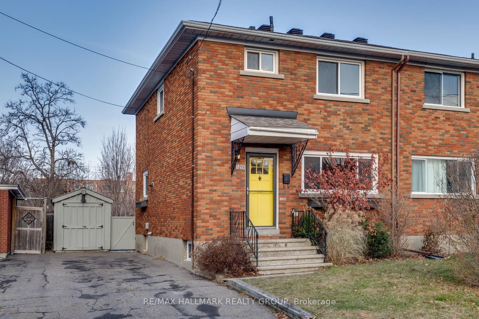 1213 Emperor Avenue, Ottawa, ON