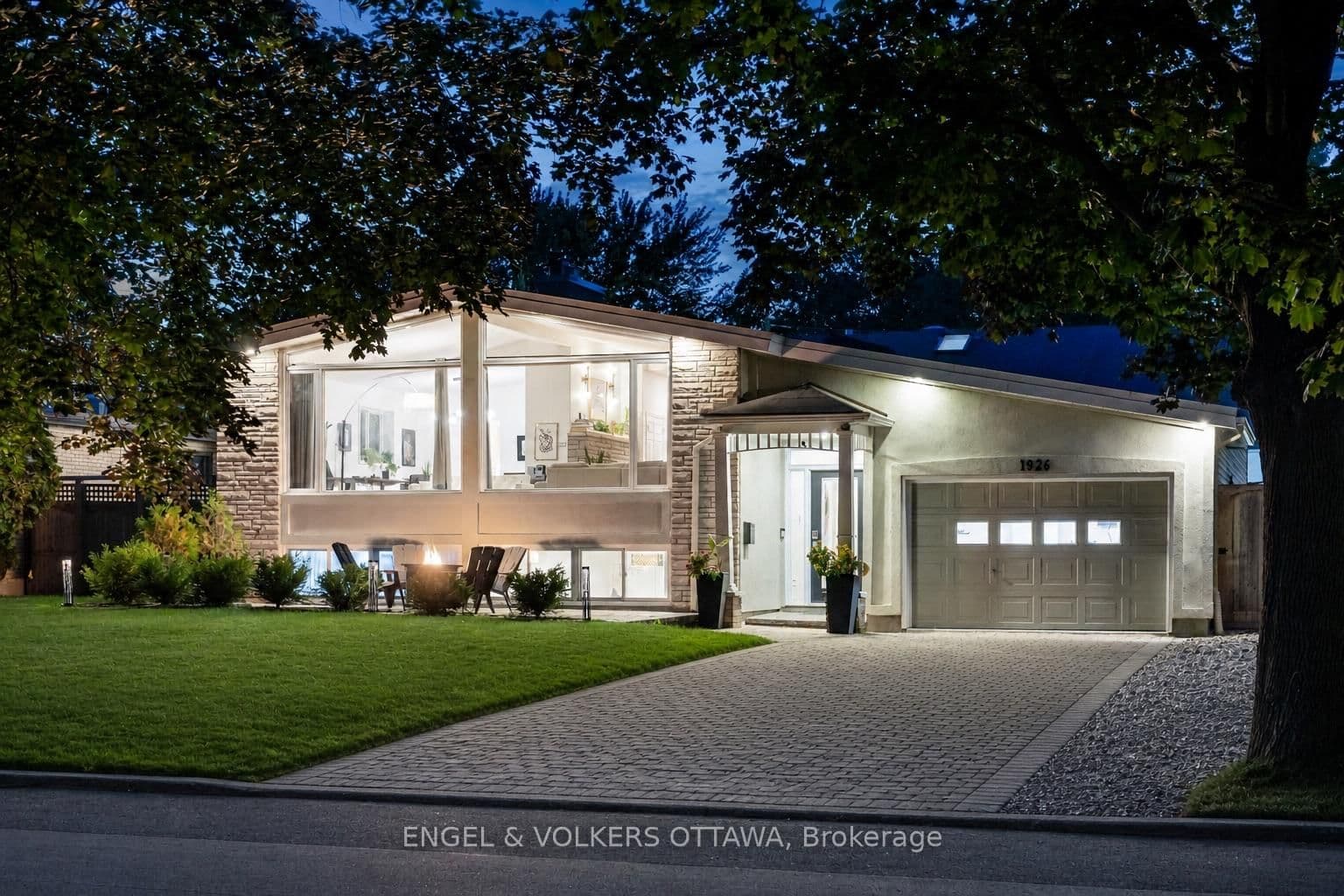 1926 RIDEAU GARDEN Drive, Ottawa, ON