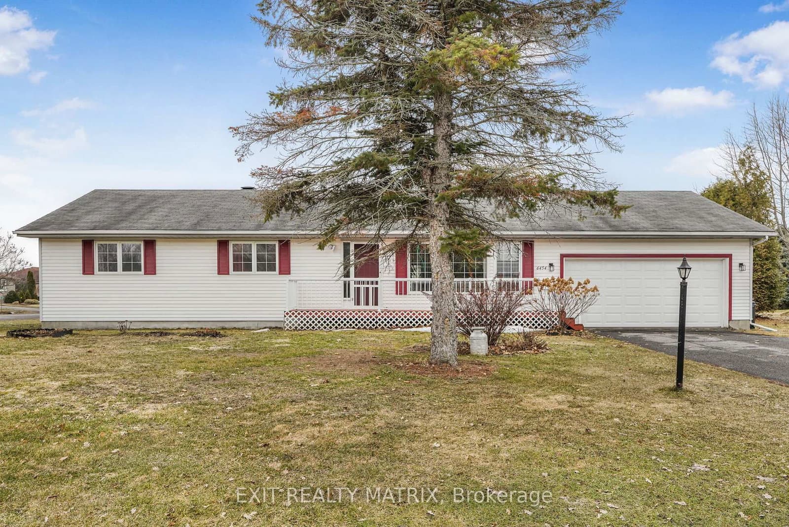 6454 Waterbury Lane, North Gower, ON — photo 2