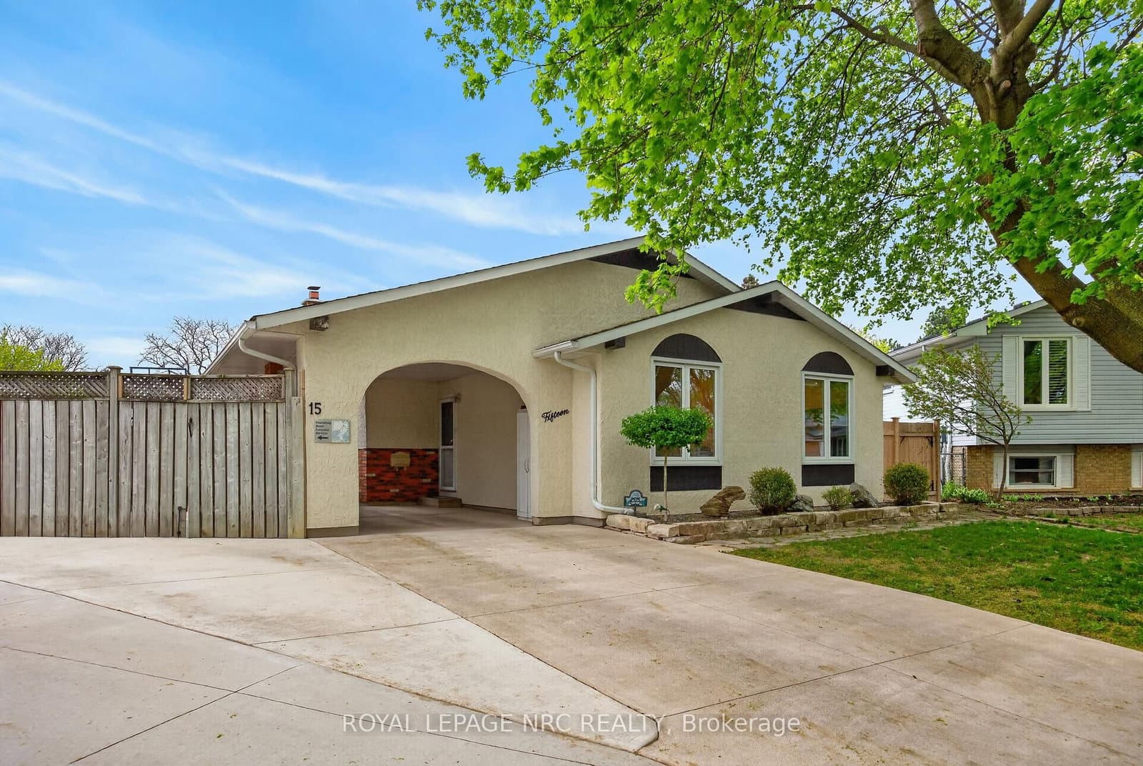 15 Carousel Circle, St. Catharines, ON — photo 3