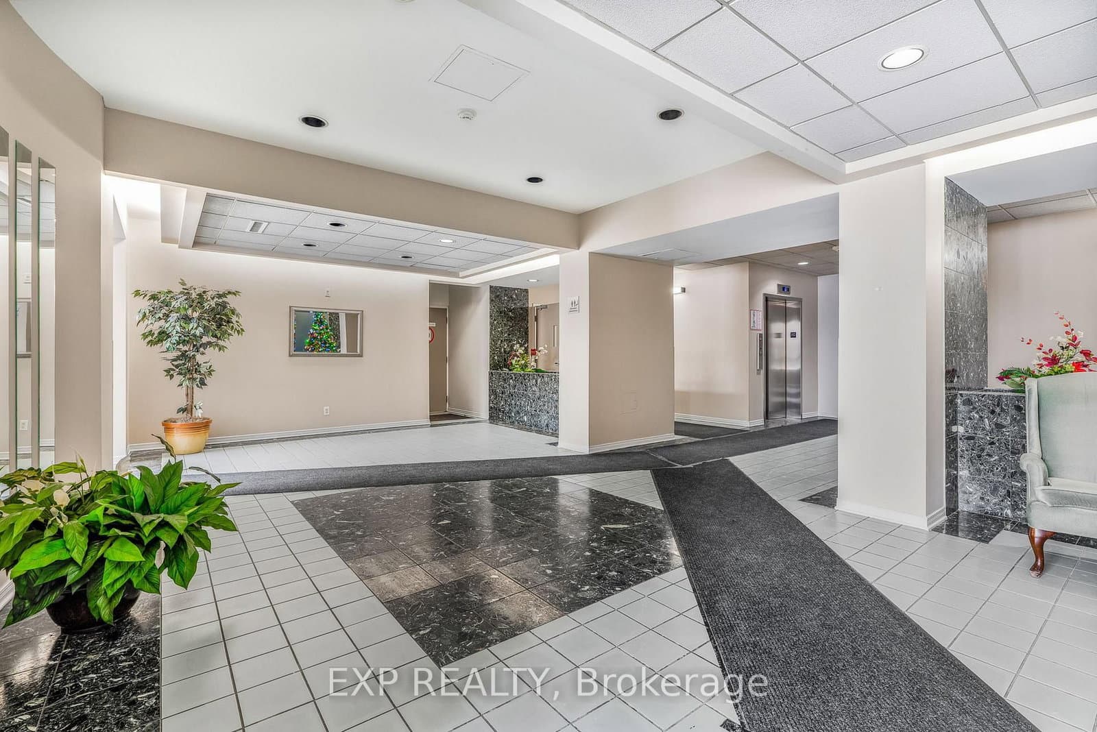 510 - 330 Centrum Boulevard, Ottawa, ON — photo 2