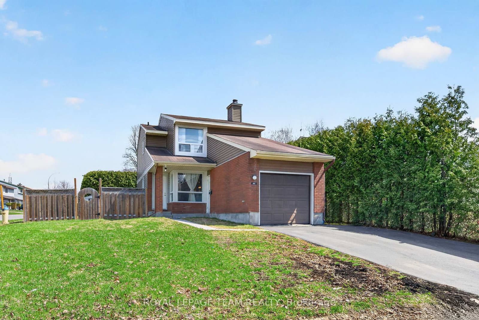 1631 Saxony Crescent, Ottawa, ON