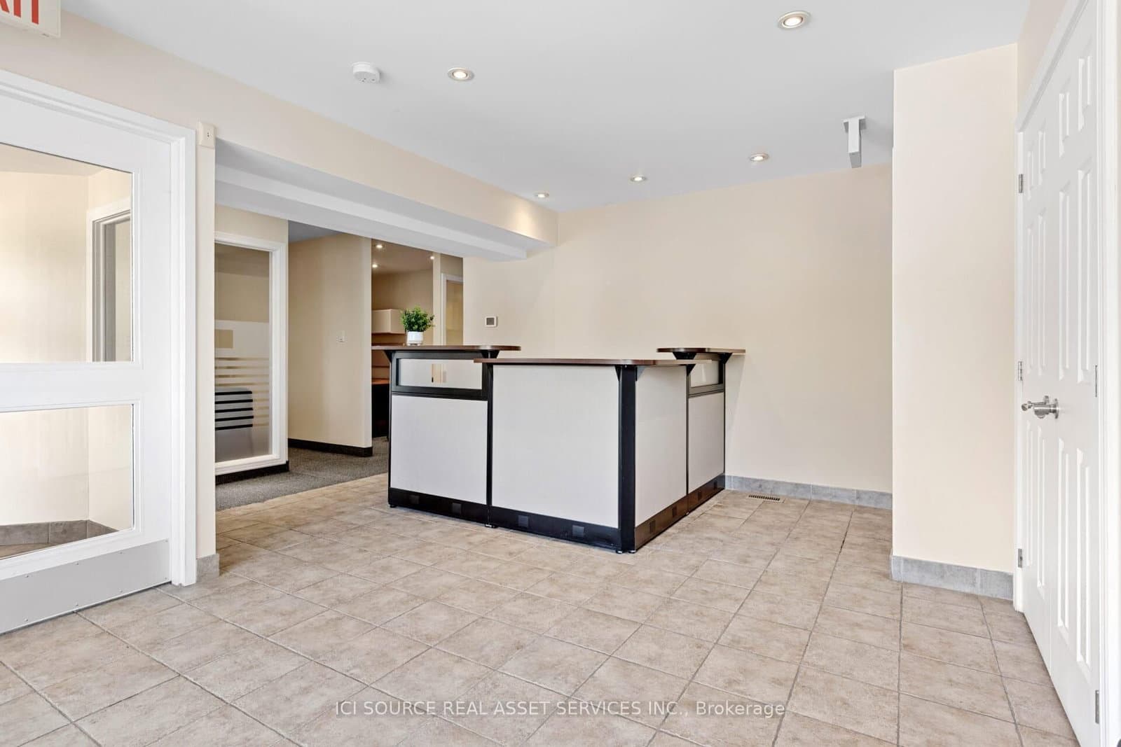 806 Greenbank Road, Barrhaven, ON — photo 3