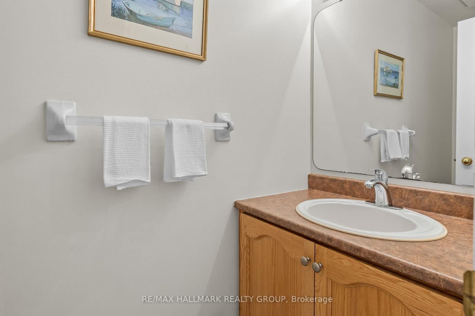 16 Maxton Private, Ottawa, ON — photo 3