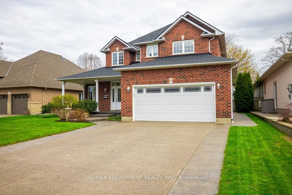 8 SOPHIE Court, Grimsby, ON — photo 2