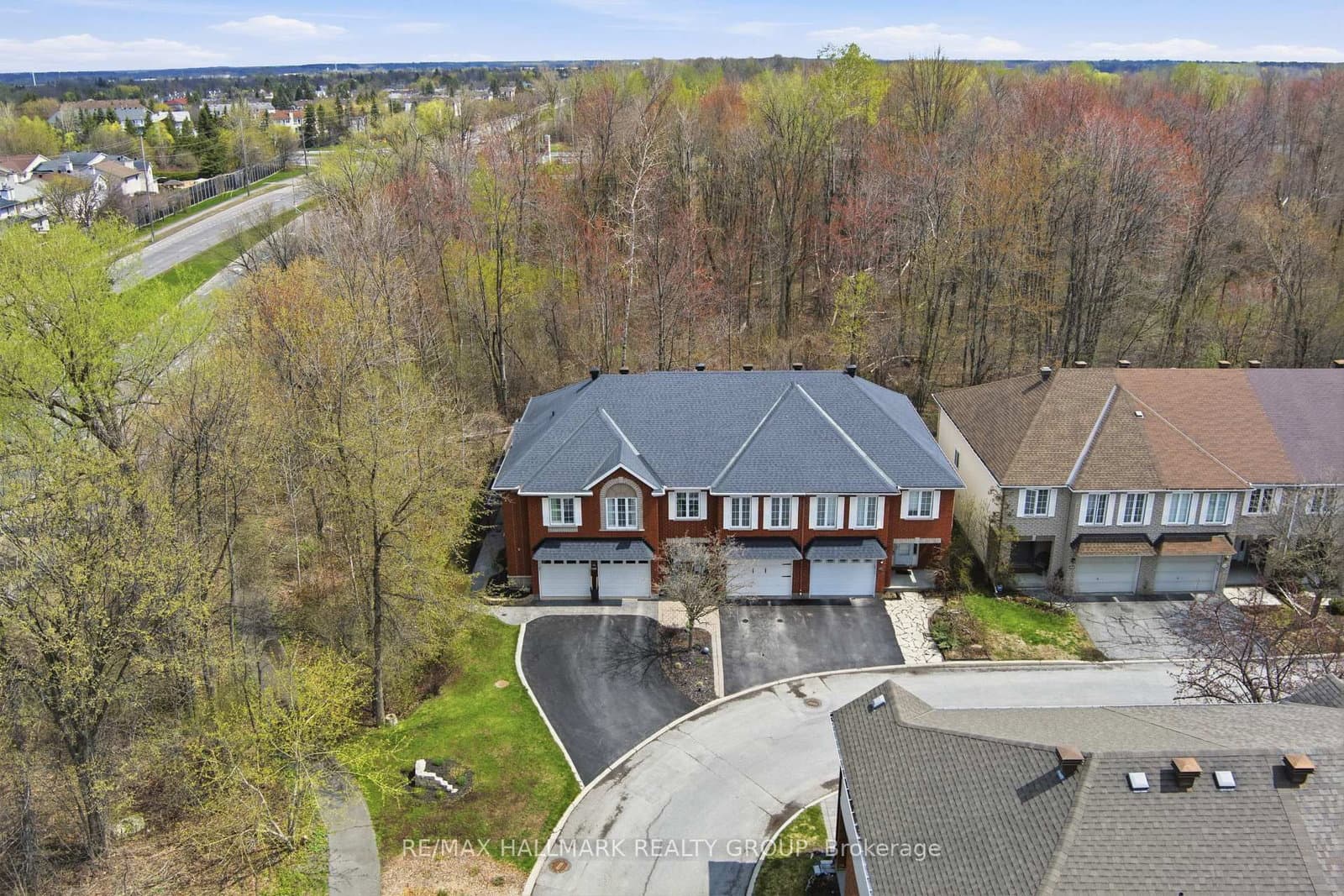 243 Gladeview Private, Ottawa, ON — photo 2