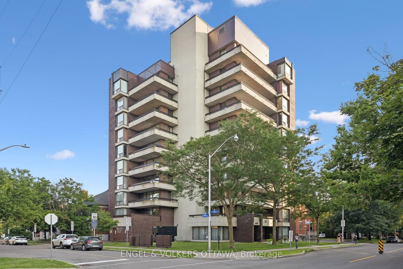 8A - 400 Laurier Avenue, Ottawa, ON