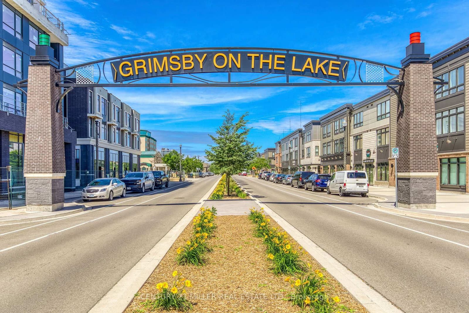 303 - 560 North Service Road, Grimsby, ON