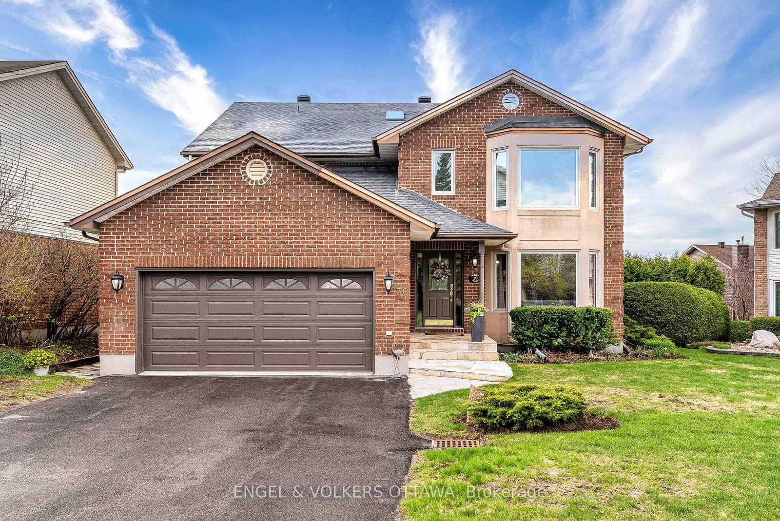 30 Huntings End Avenue, Kanata, ON
