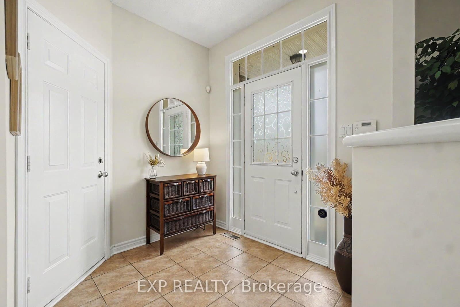2100 Melette Crescent, Ottawa, ON — photo 3