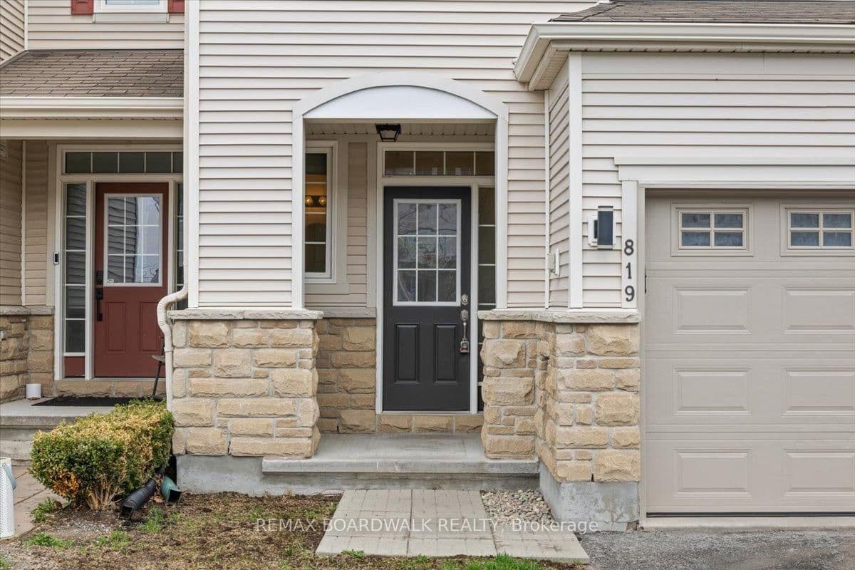 819 Kennacraig Private, Ottawa, ON — photo 2