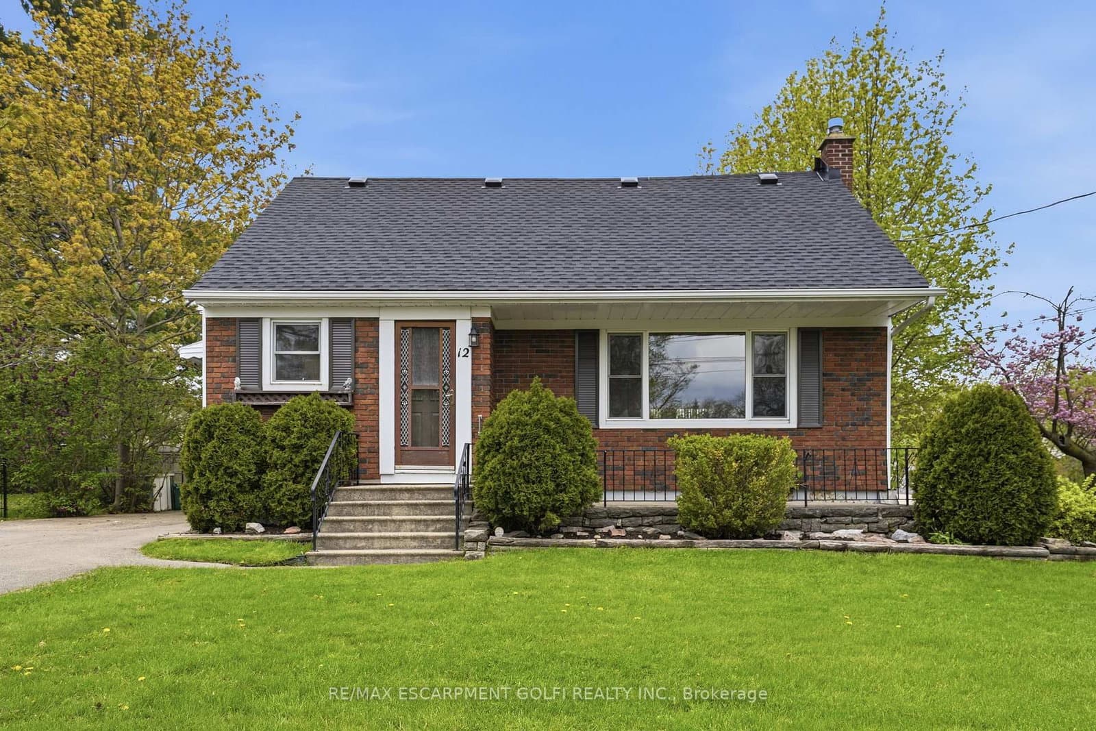 12 Valley Road, St. Catharines, ON — photo 2