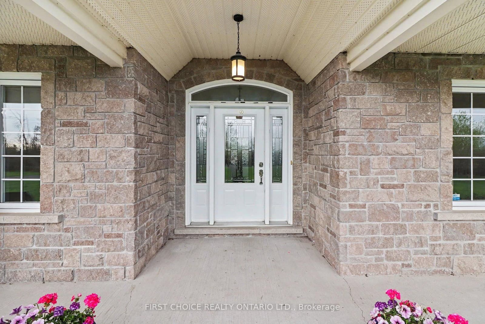 200 Hughson Place, Vars, ON — photo 2