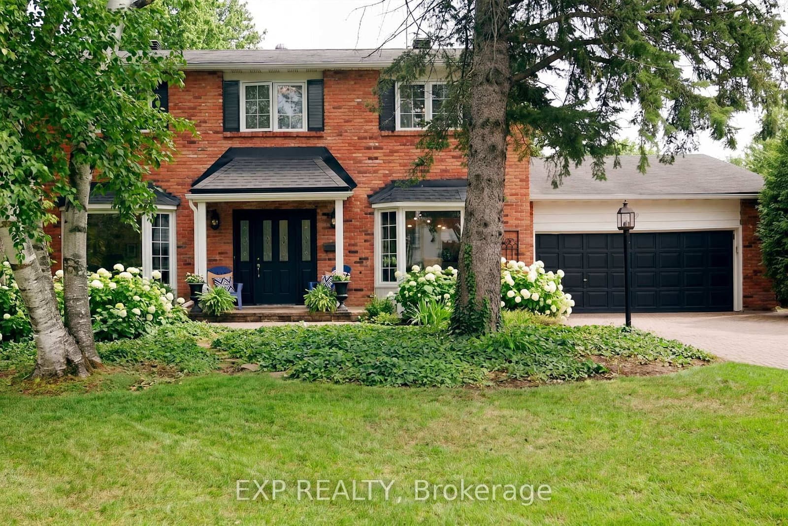 17 Erinlea Court, Nepean, ON