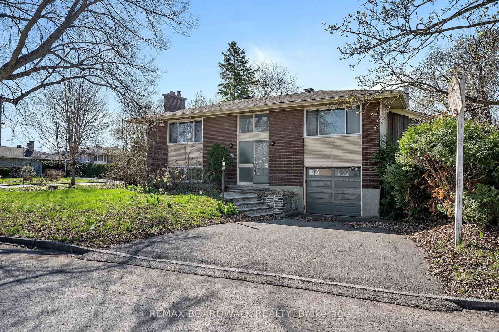 956 Garwood Avenue, Ottawa, ON