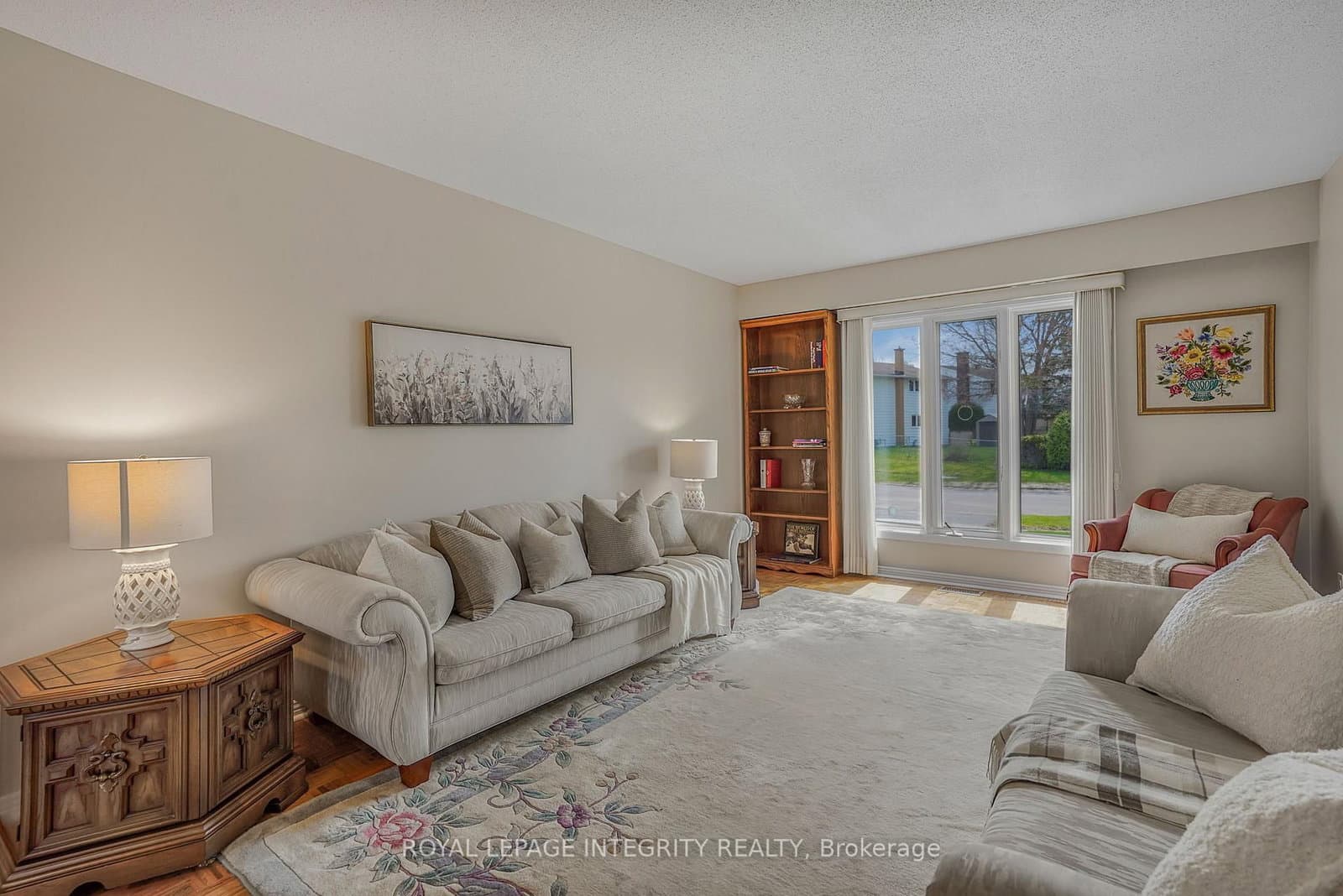 74 Valewood Crescent, Ottawa, ON — photo 3