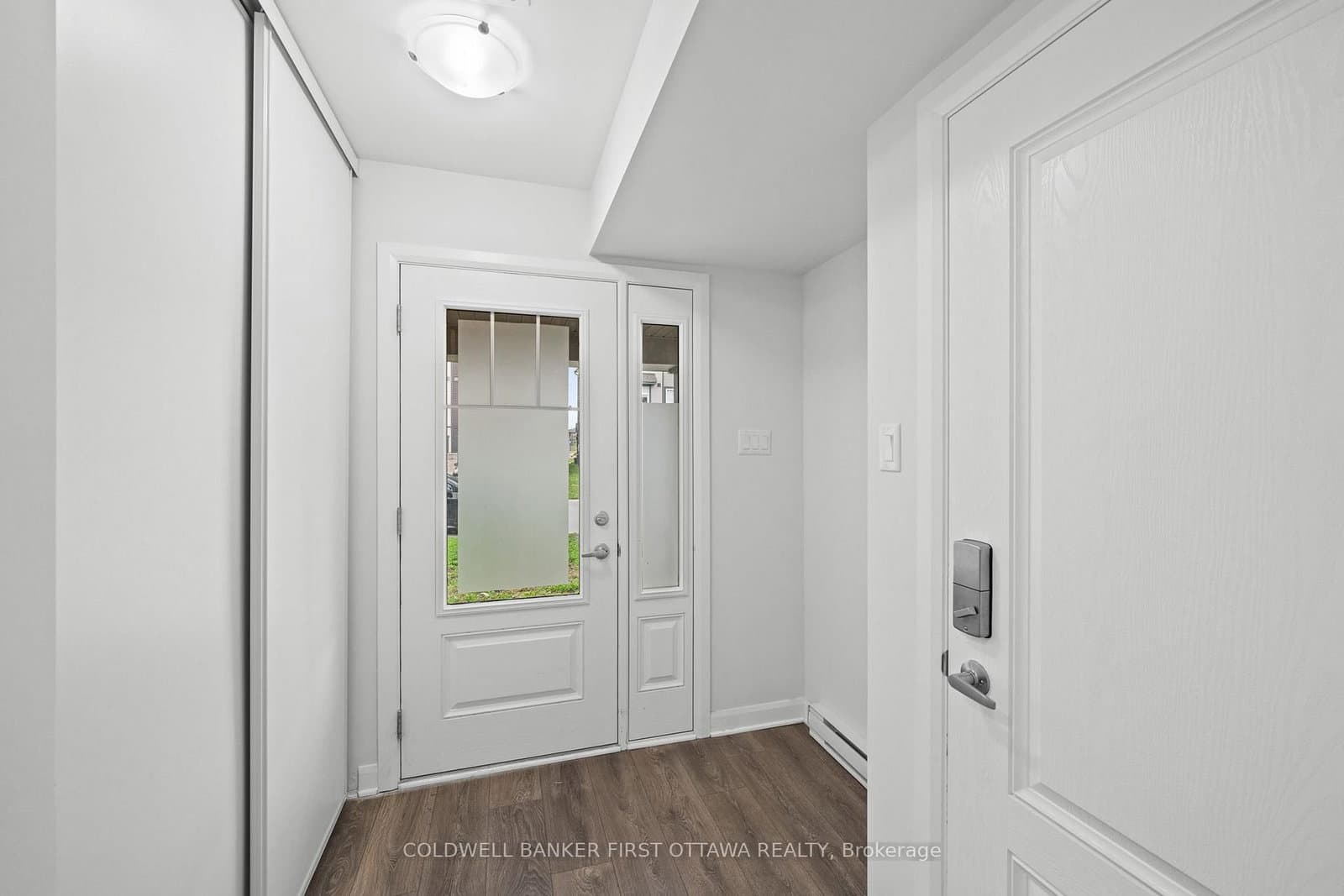 511 Clemency Crescent, Ottawa, ON — photo 2