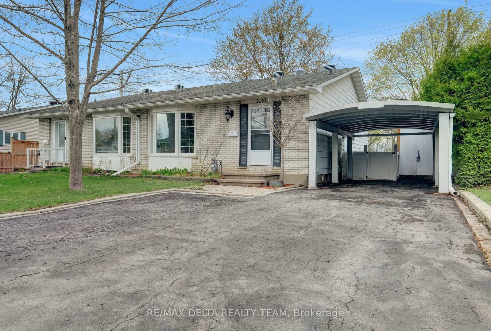 2210 Bickerton Avenue, Ottawa, ON