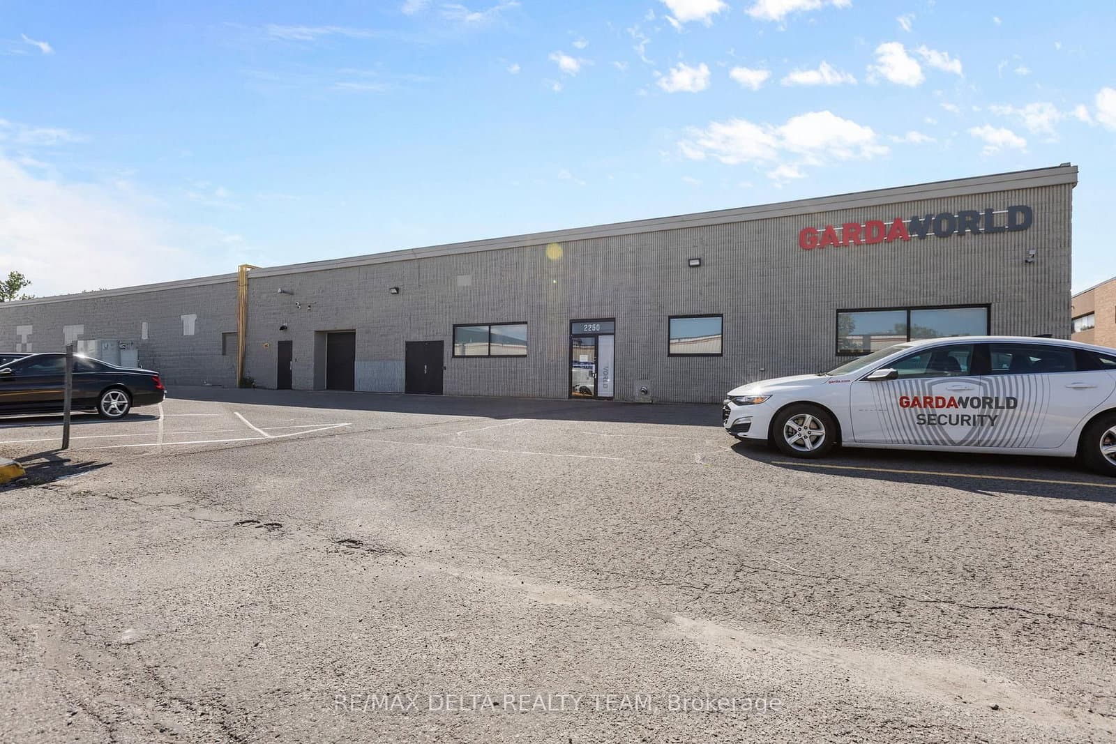 2250 Gladwin Crescent, Ottawa, ON