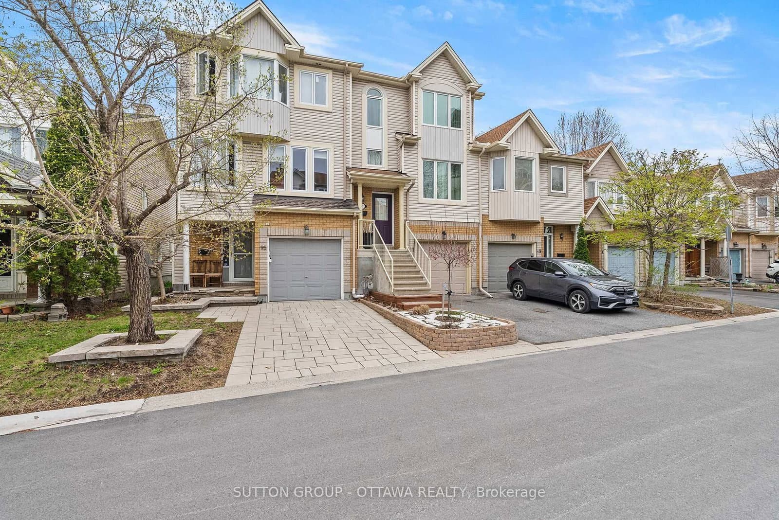 97 Corsica Private, Ottawa, ON — photo 2