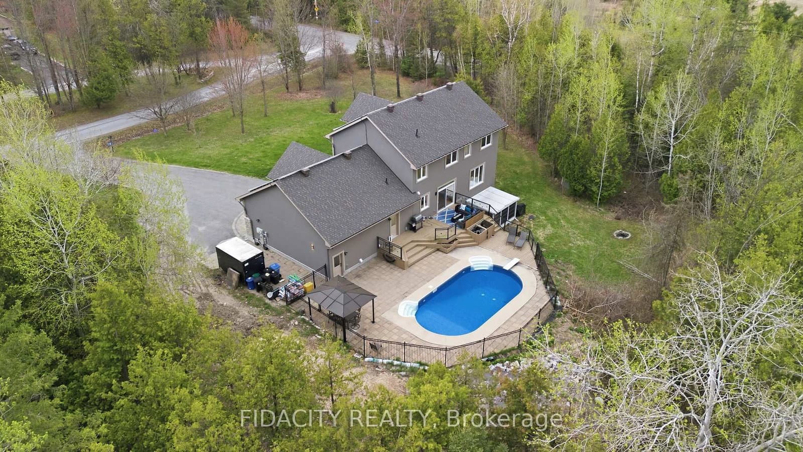 101 Sentinel Pine Way, Carp, ON — photo 2