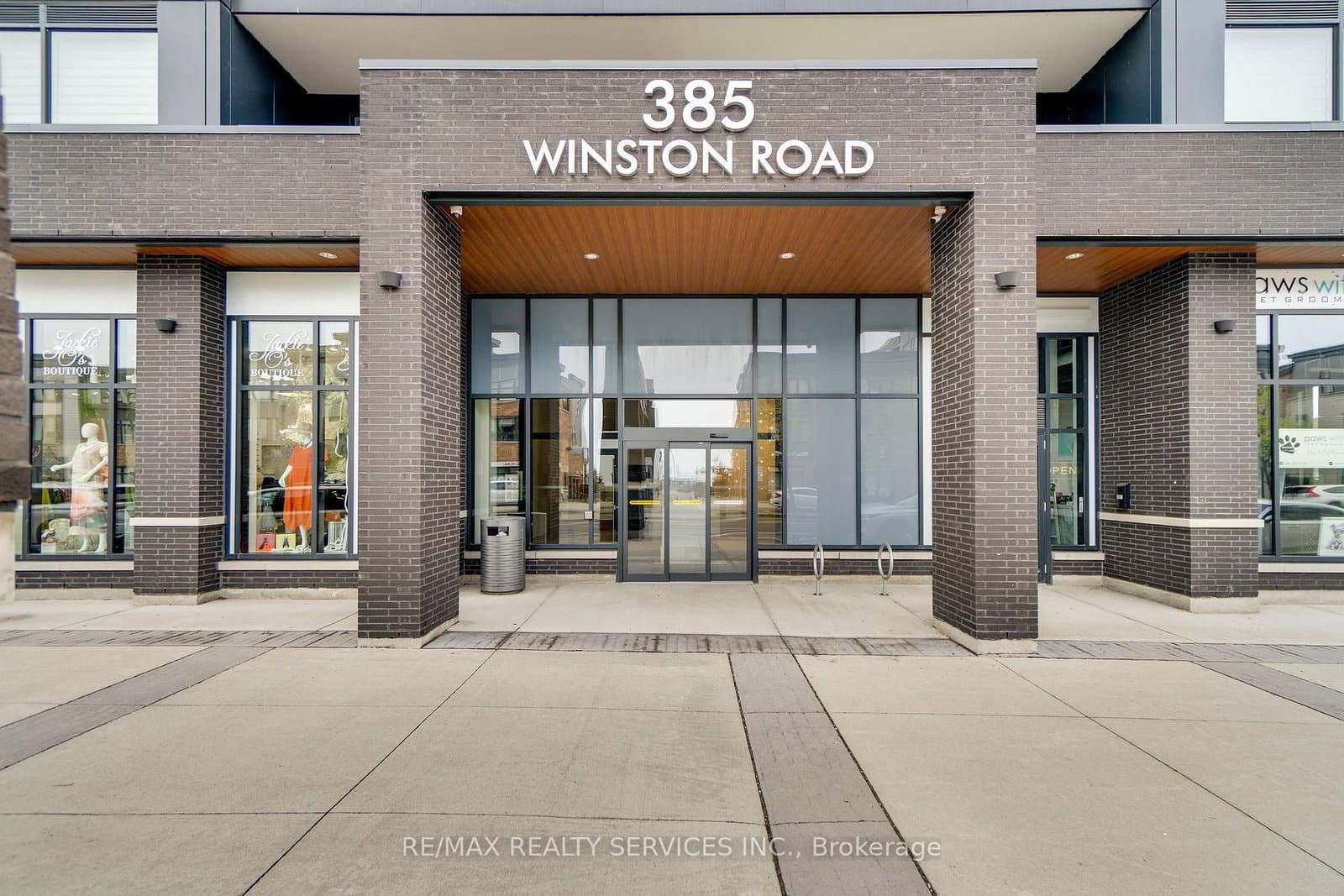 505 - 385 Winston Road, Grimsby, ON — photo 2