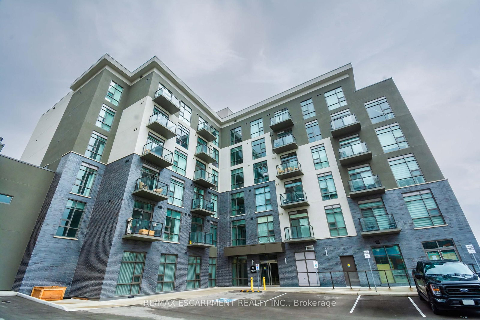 524 - 10 Mallard Trail, Hamilton, ON