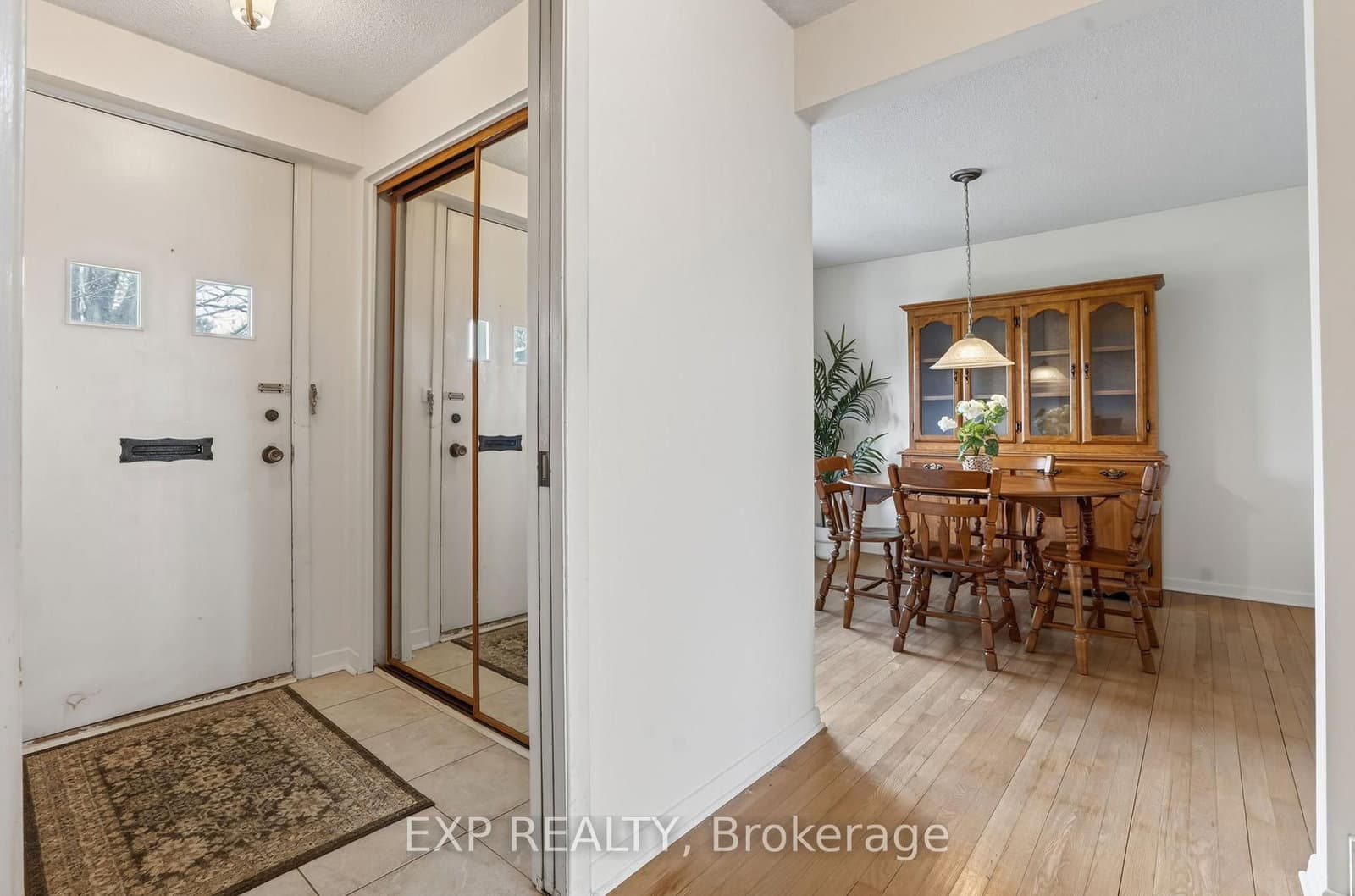 652 Glenhurst Crescent, Ottawa, ON — photo 3