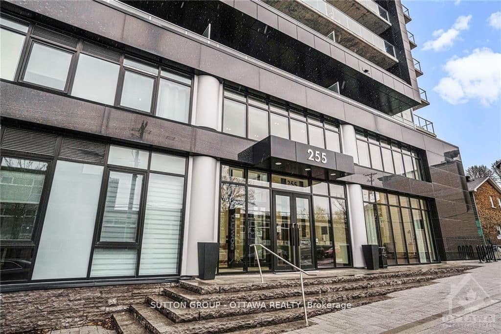 208 - 255 Bay Street, Ottawa, ON