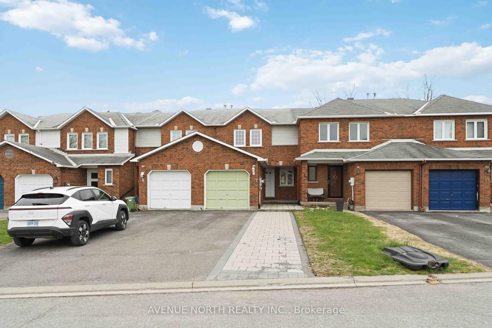 7 Hendrie Court, Kanata, ON