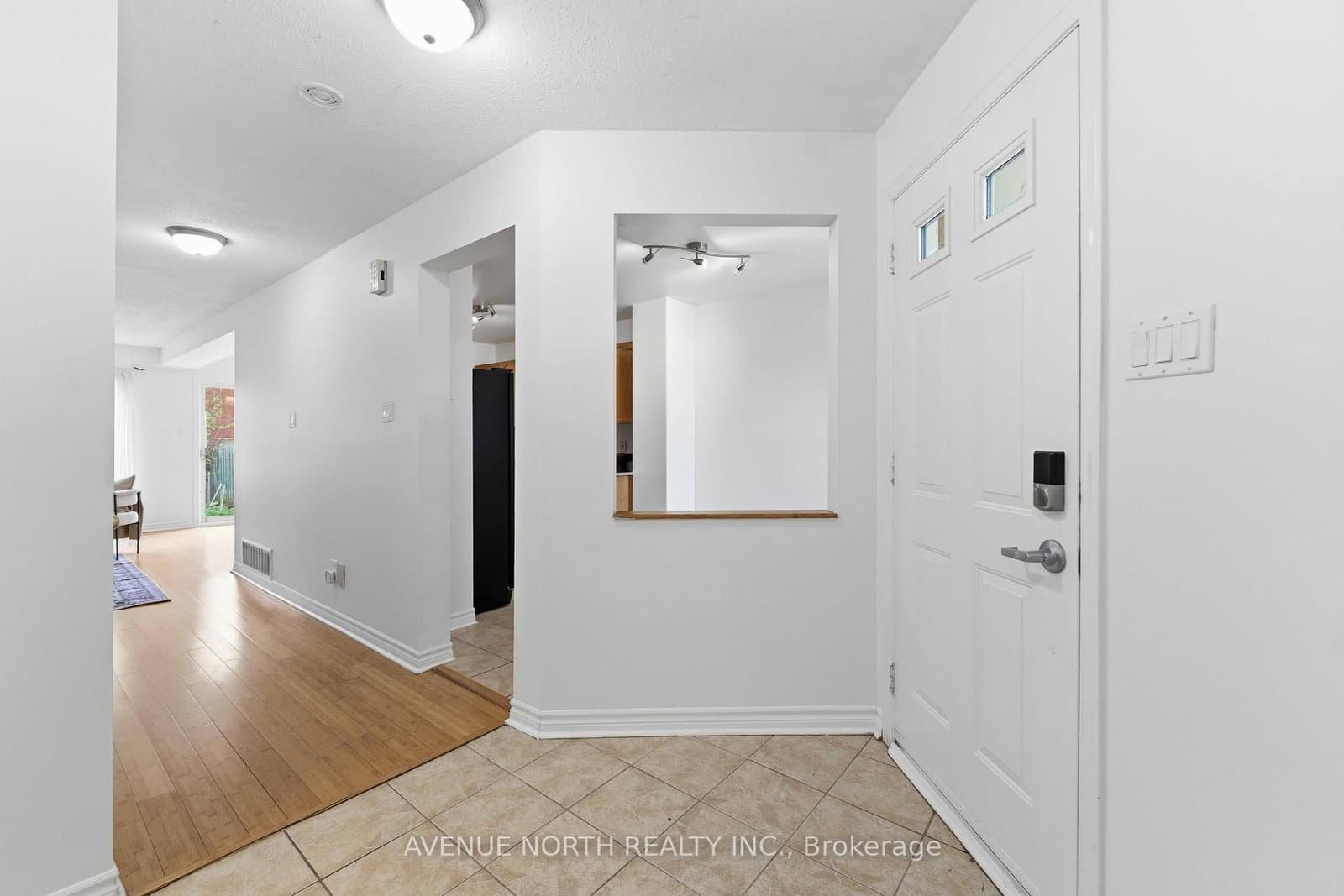 7 Hendrie Court, Kanata, ON — photo 3