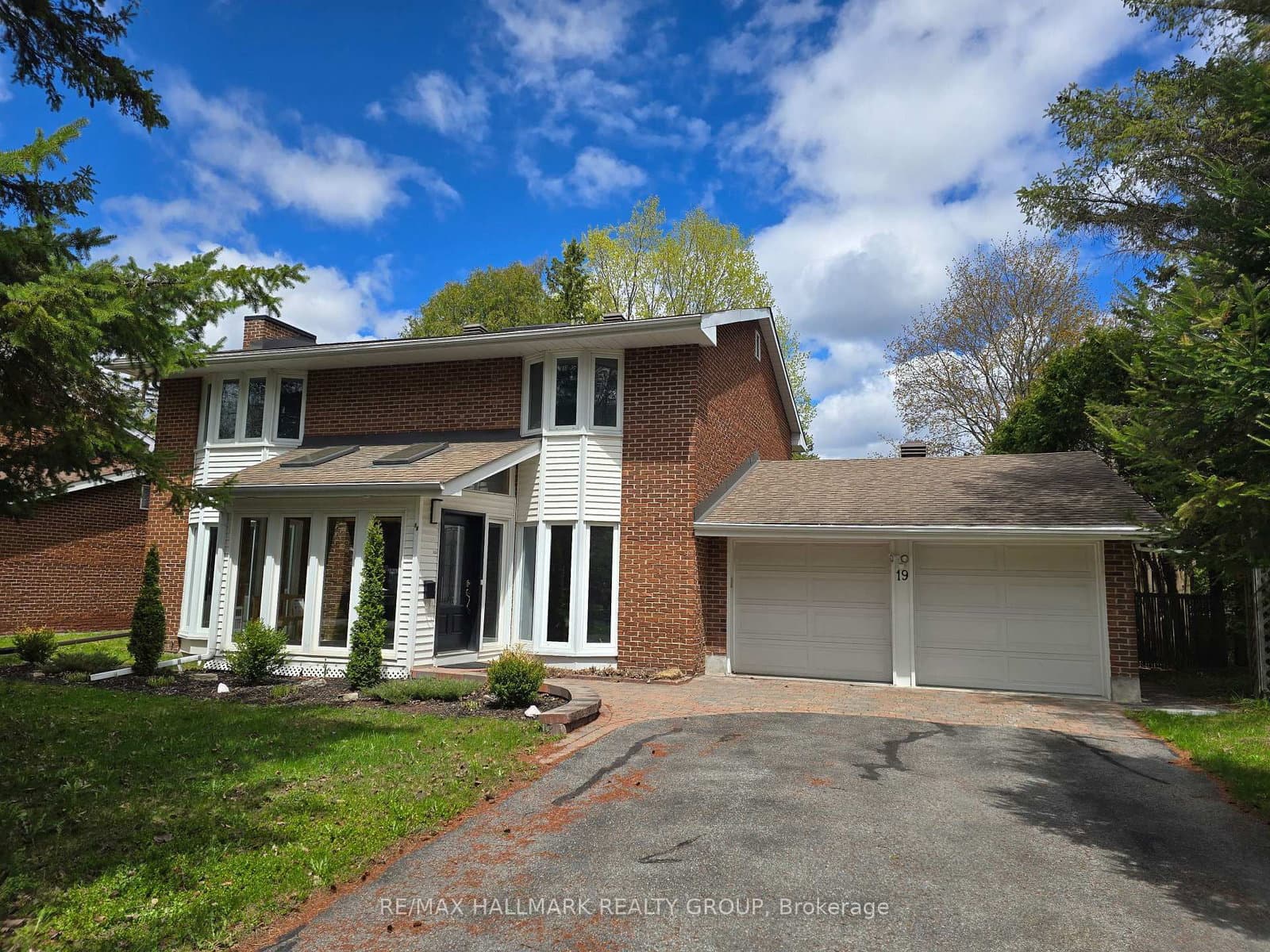 19 Kingsford Crescent, Ottawa, ON