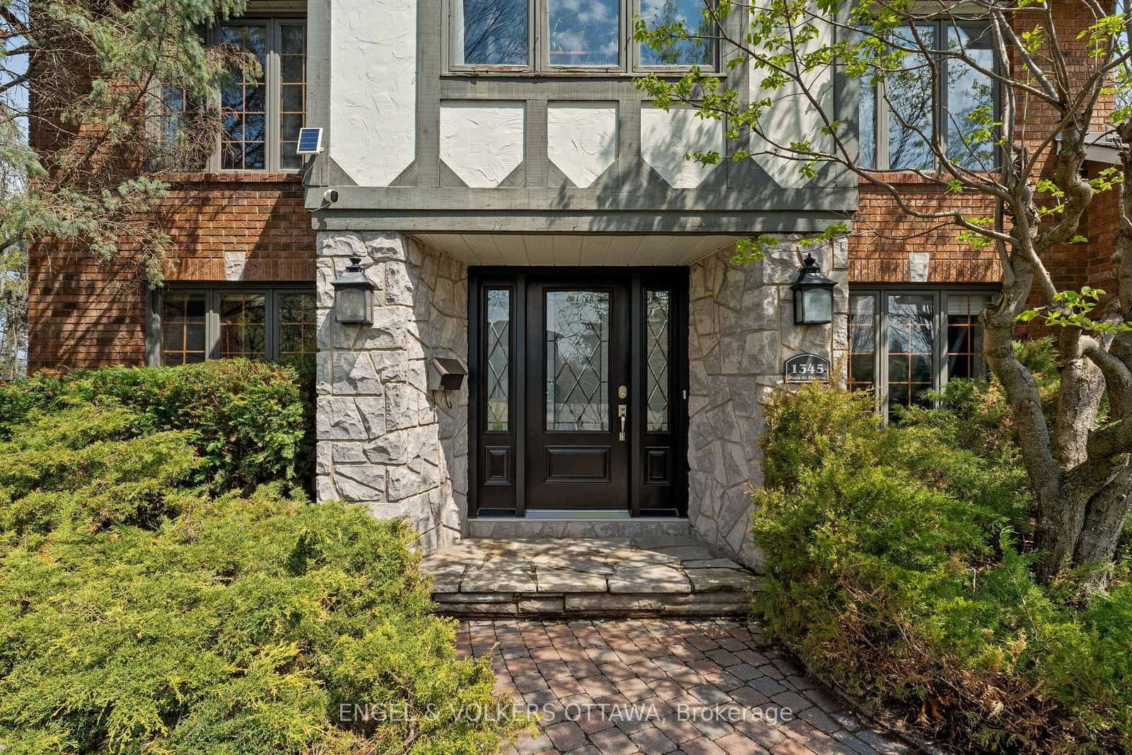 1345 De Papillon Place, Orleans, ON — photo 3