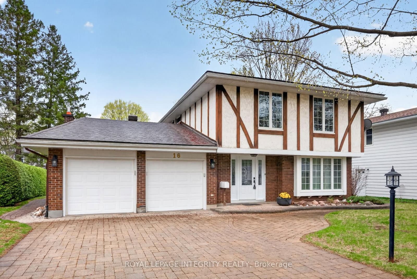 16 Ancona Crescent, Ottawa, ON — photo 2