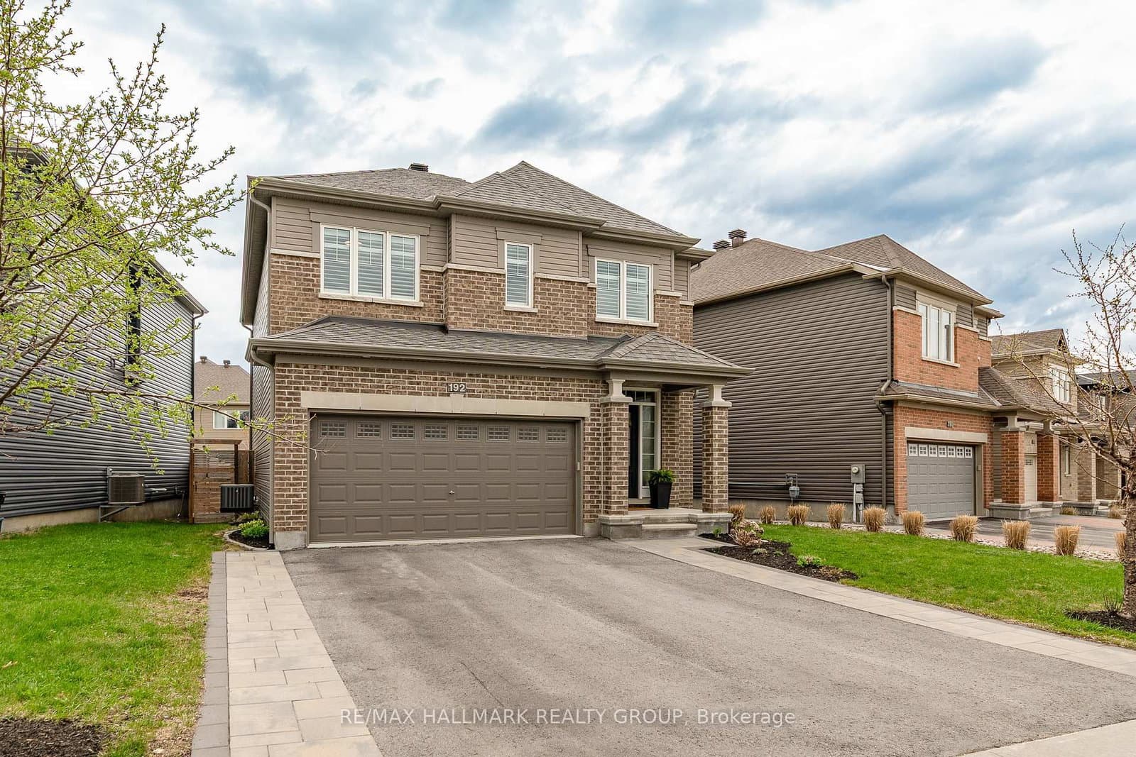 192 Kimpton Drive, Stittsville, ON