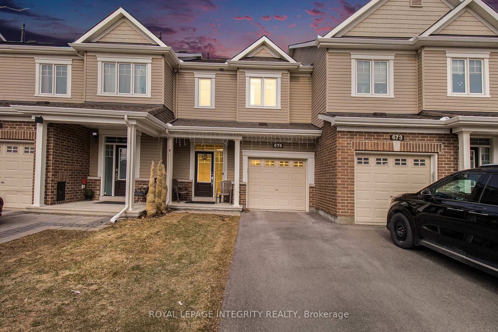 675 Lauraleaf Crescent, Ottawa, ON