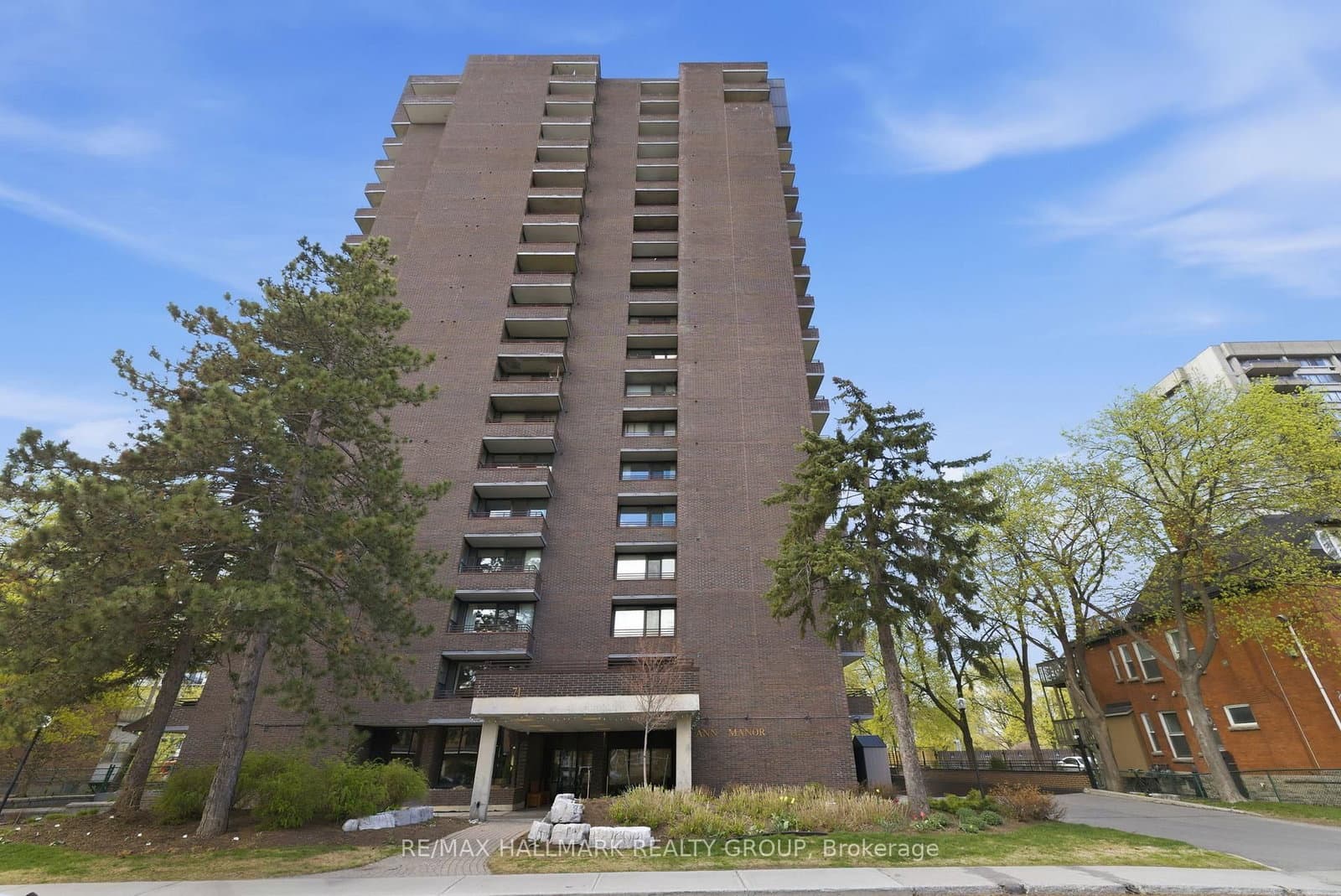 2003 - 71 Somerset Street, Ottawa, ON