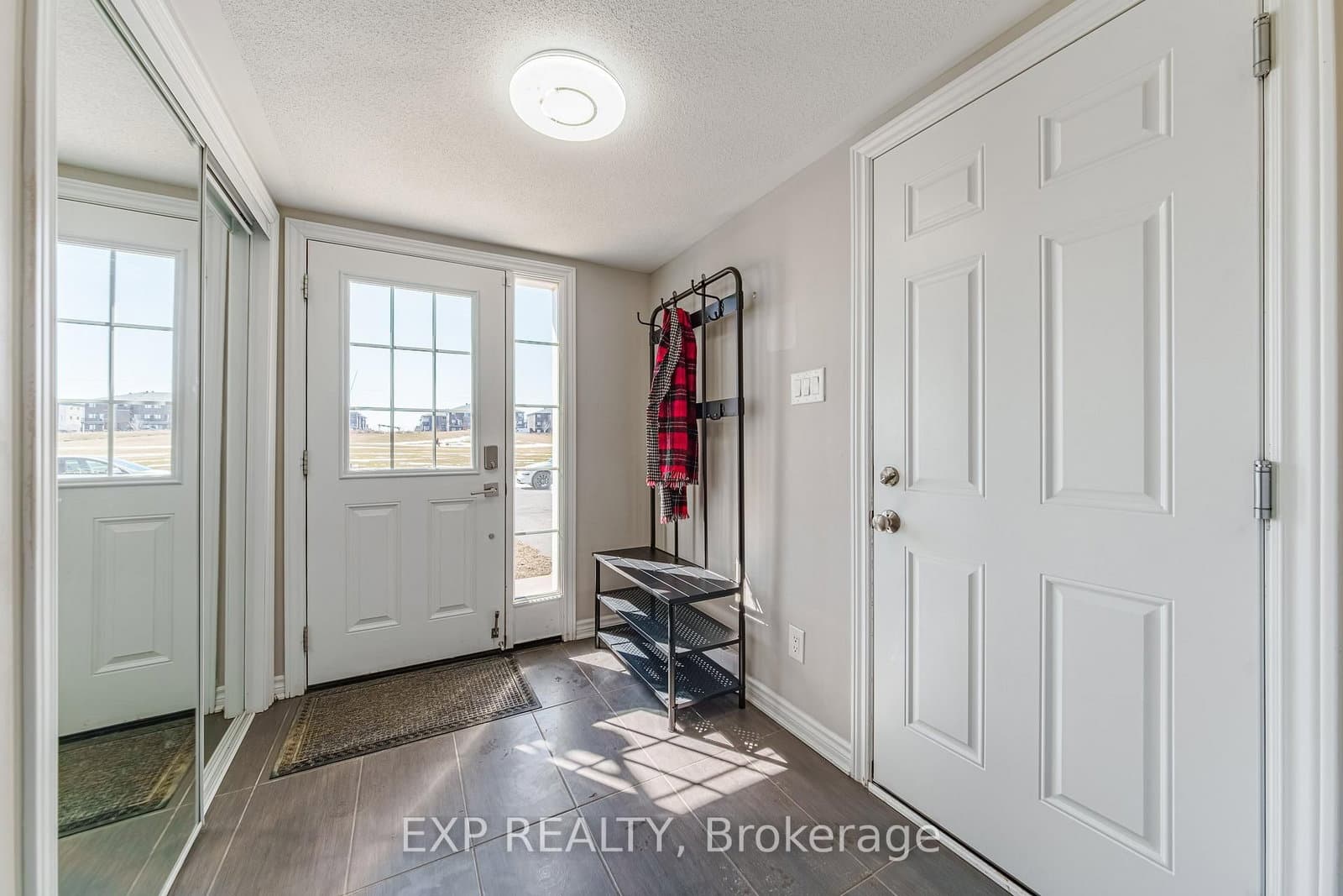 523 Ensatina Crescent, Ottawa, ON — photo 2