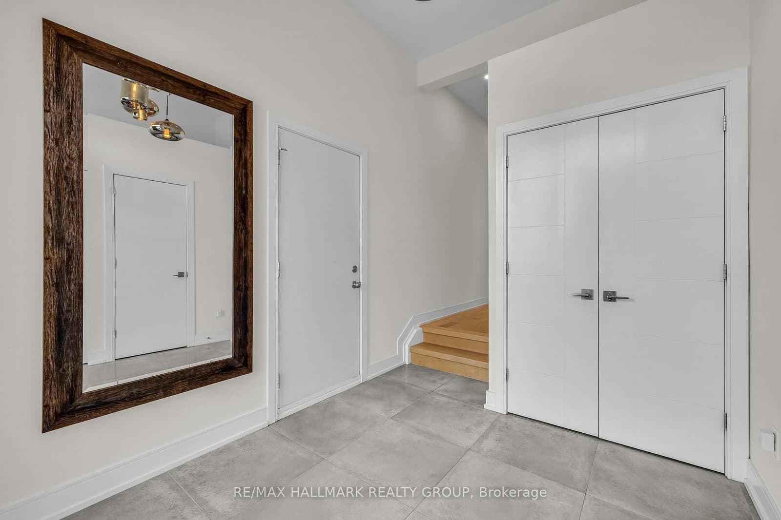 92 Grange Avenue, Ottawa, ON — photo 3