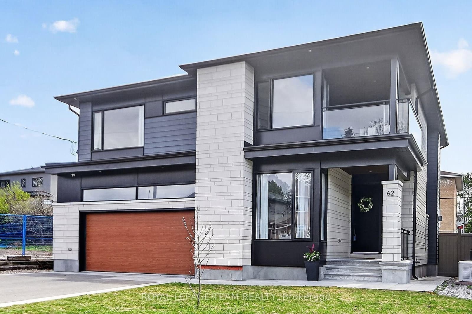 62 Rossland Avenue, Ottawa, ON